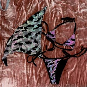 Rave/festival/swim set with bandana. Holographic and size small.